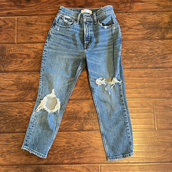 Abercrombie & Fitch mom high rise jeans - Picture 2 of 4